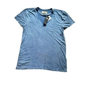 HOLLISTER DENIM WASH DESIGN SHORT SLEEVE T-SHIRT
